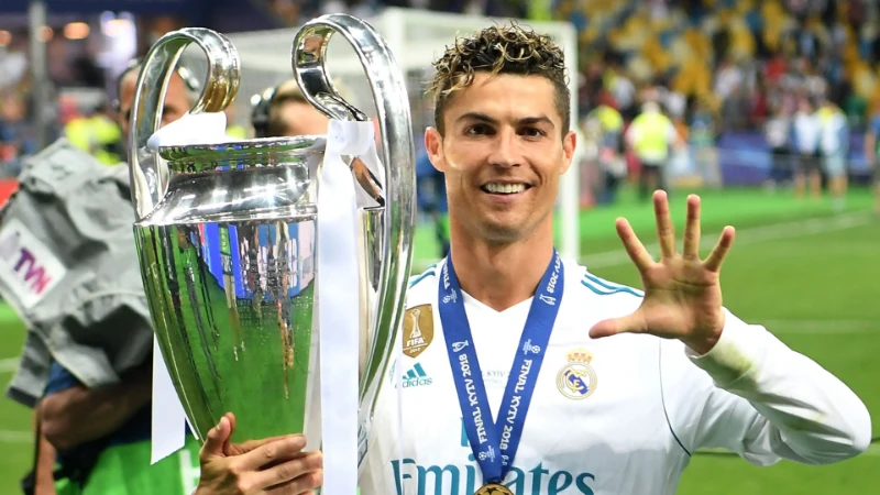 Ronaldo đã có sự nghiệp thi đấu đỉnh cao cho câu lạc bộ Real 